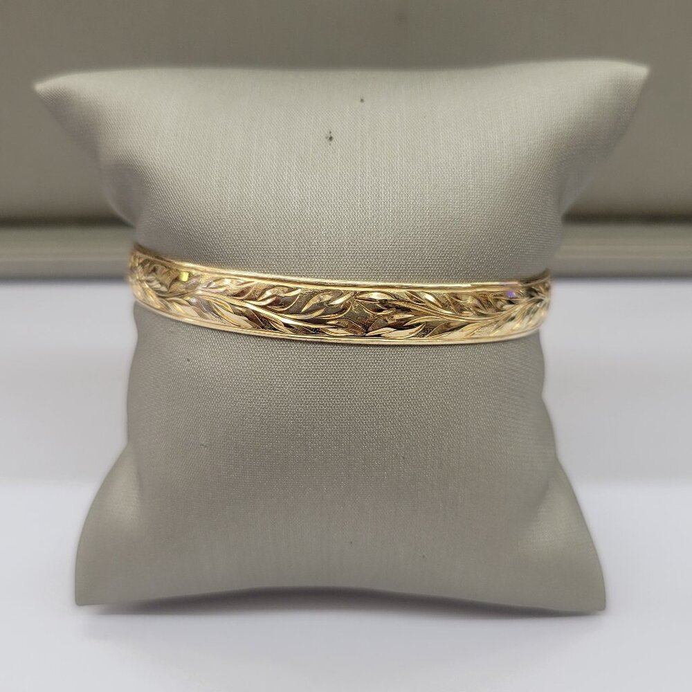 Hawaiian Style Bangle Bracelet - 14 kt Yellow Gold
